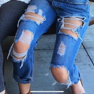 Super stylish Ripped mom jeans 🤩